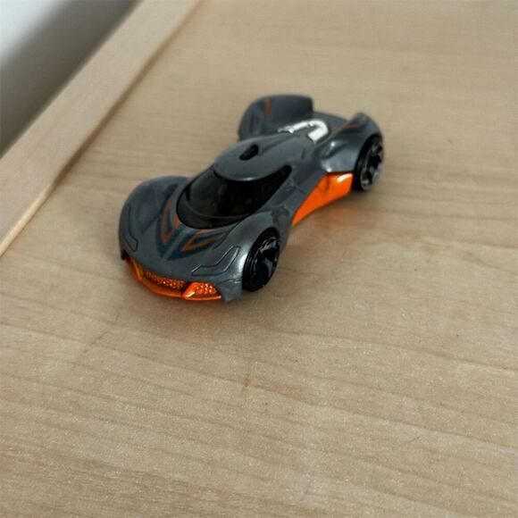 ZURU Metal Machines Scorpio Diecast Toy Car Orange Grey 2018 - Picture 2 of 6